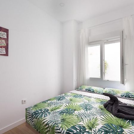 Cozy 3 Bed Apartment In The Heart Of Alicante Exterior photo