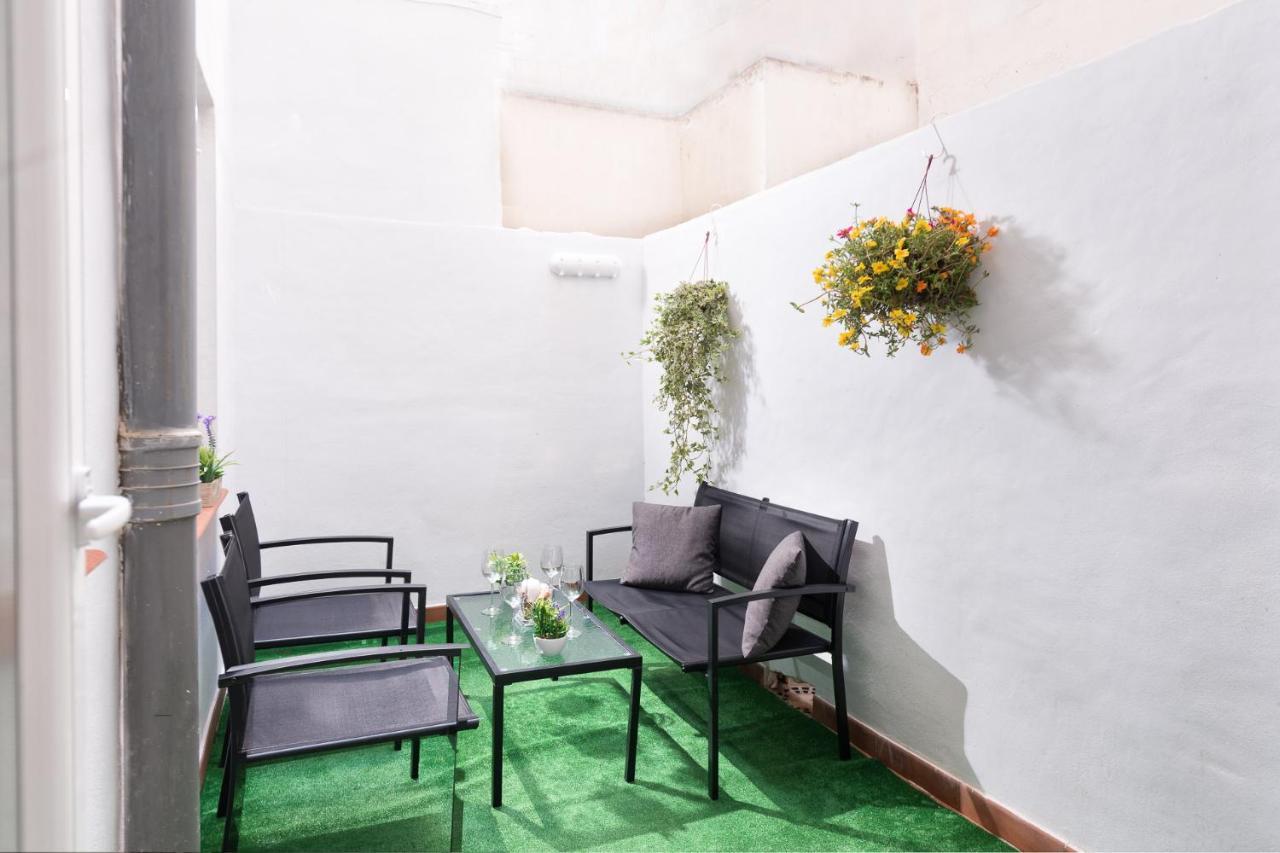 Cozy 3 Bed Apartment In The Heart Of Alicante Exterior photo